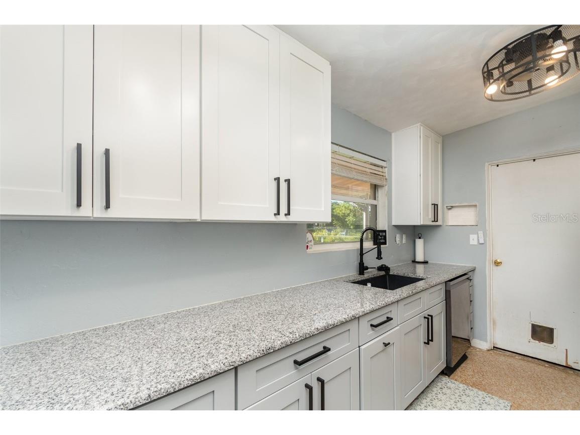 2266 Sherwood Drive South Daytona FL 32119 O6346541 image13