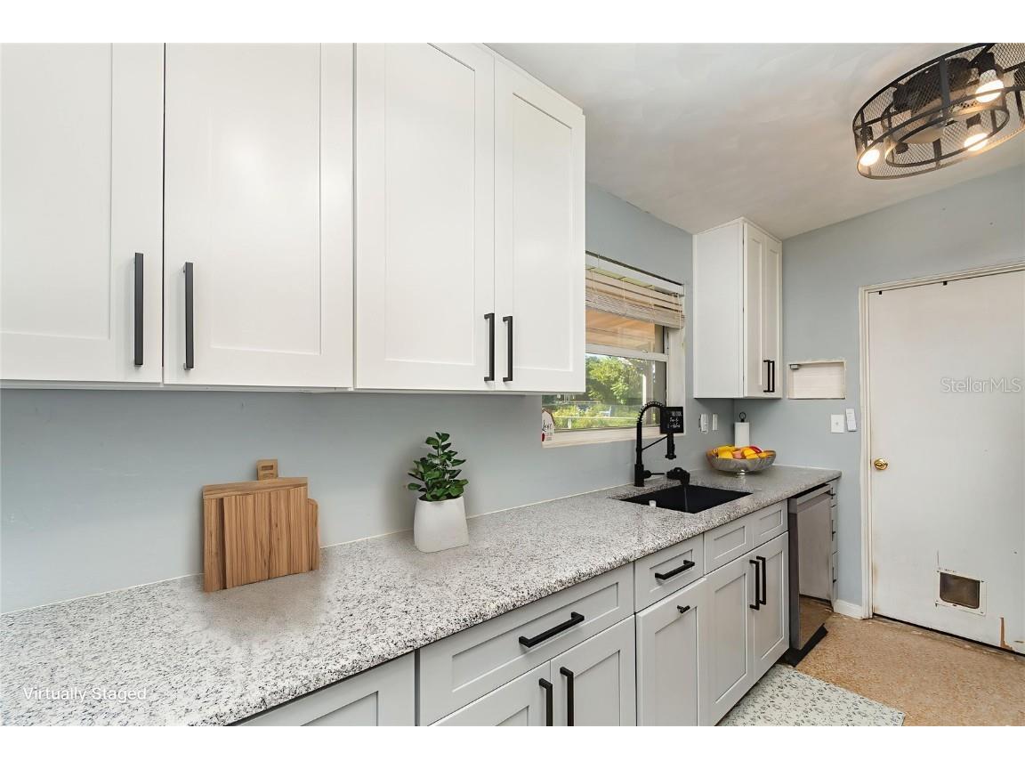 2266 Sherwood Drive South Daytona FL 32119 O6346541 image14