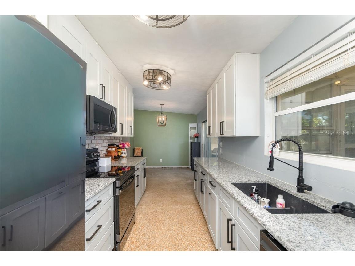 2266 Sherwood Drive South Daytona FL 32119 O6346541 image16