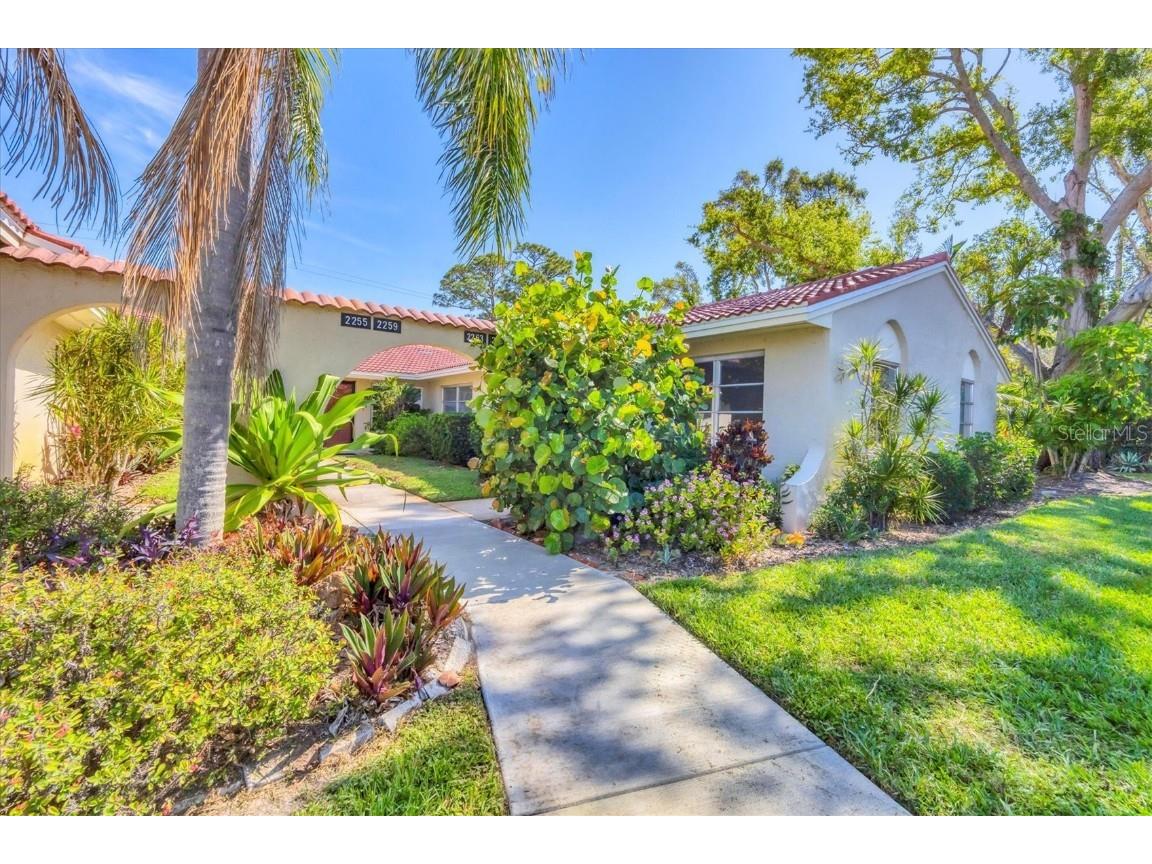 2267 Pueblo Lane #V40 Sarasota FL 34231 A4648800 image1