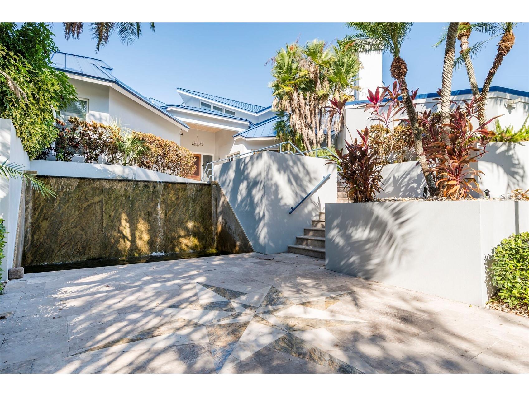 2268 Kings Point Drive Largo FL 33774 TB8436315 image5