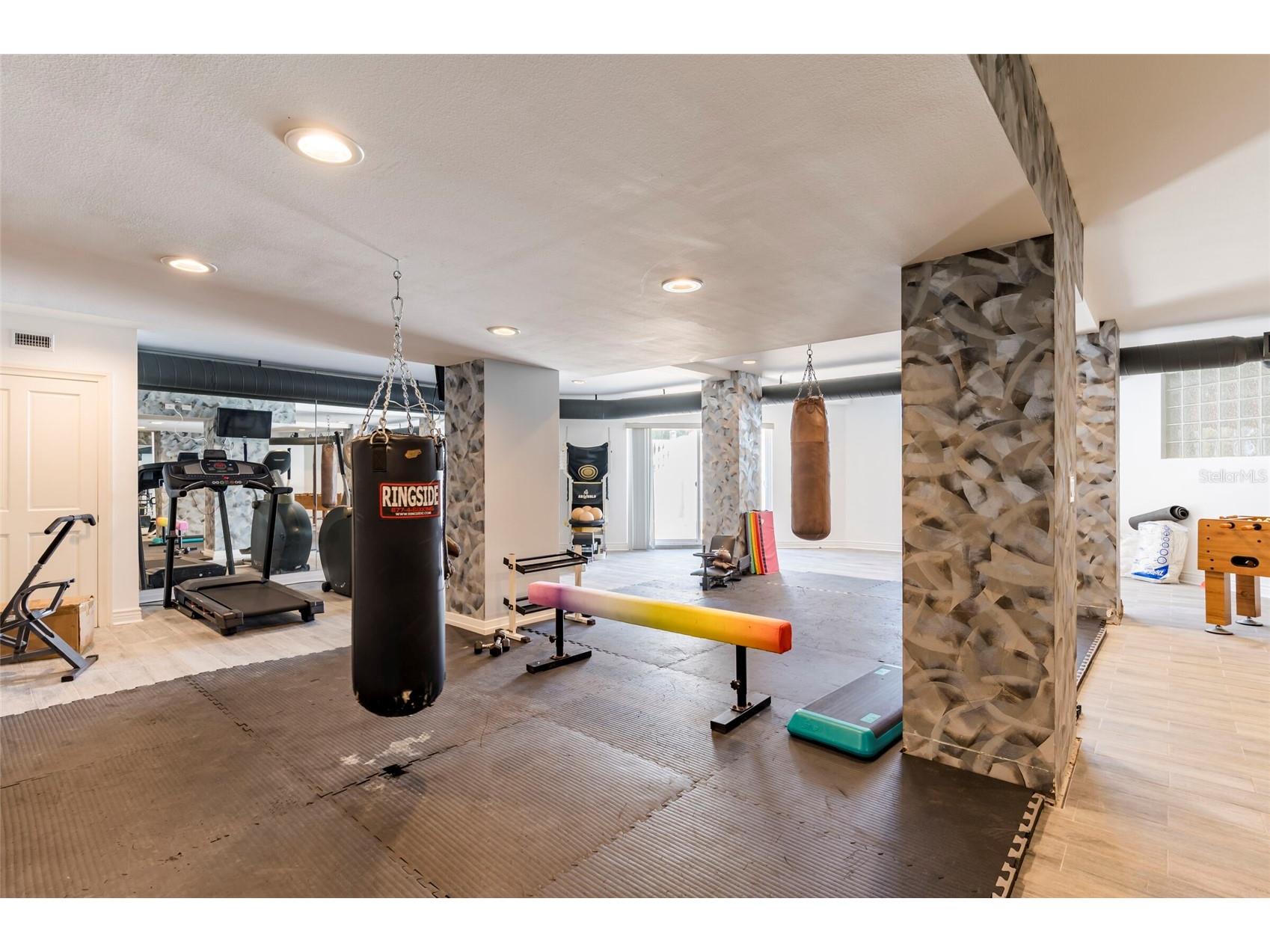 2268 Kings Point Drive Largo FL 33774 TB8436315 image57