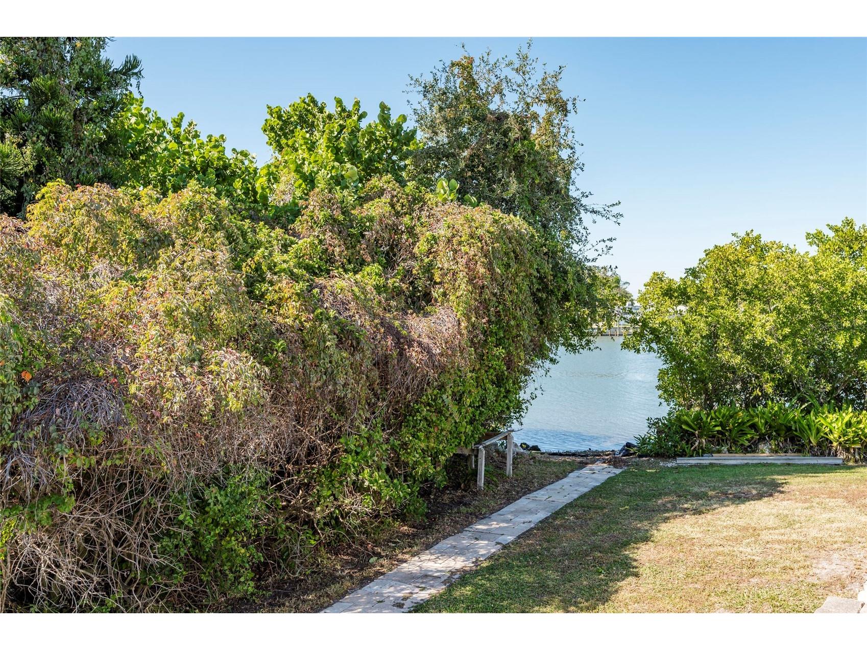 2268 Kings Point Drive Largo FL 33774 TB8436315 image79