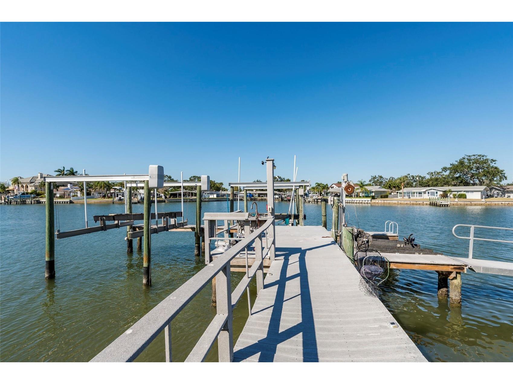 2268 Kings Point Drive Largo FL 33774 TB8436315 image80