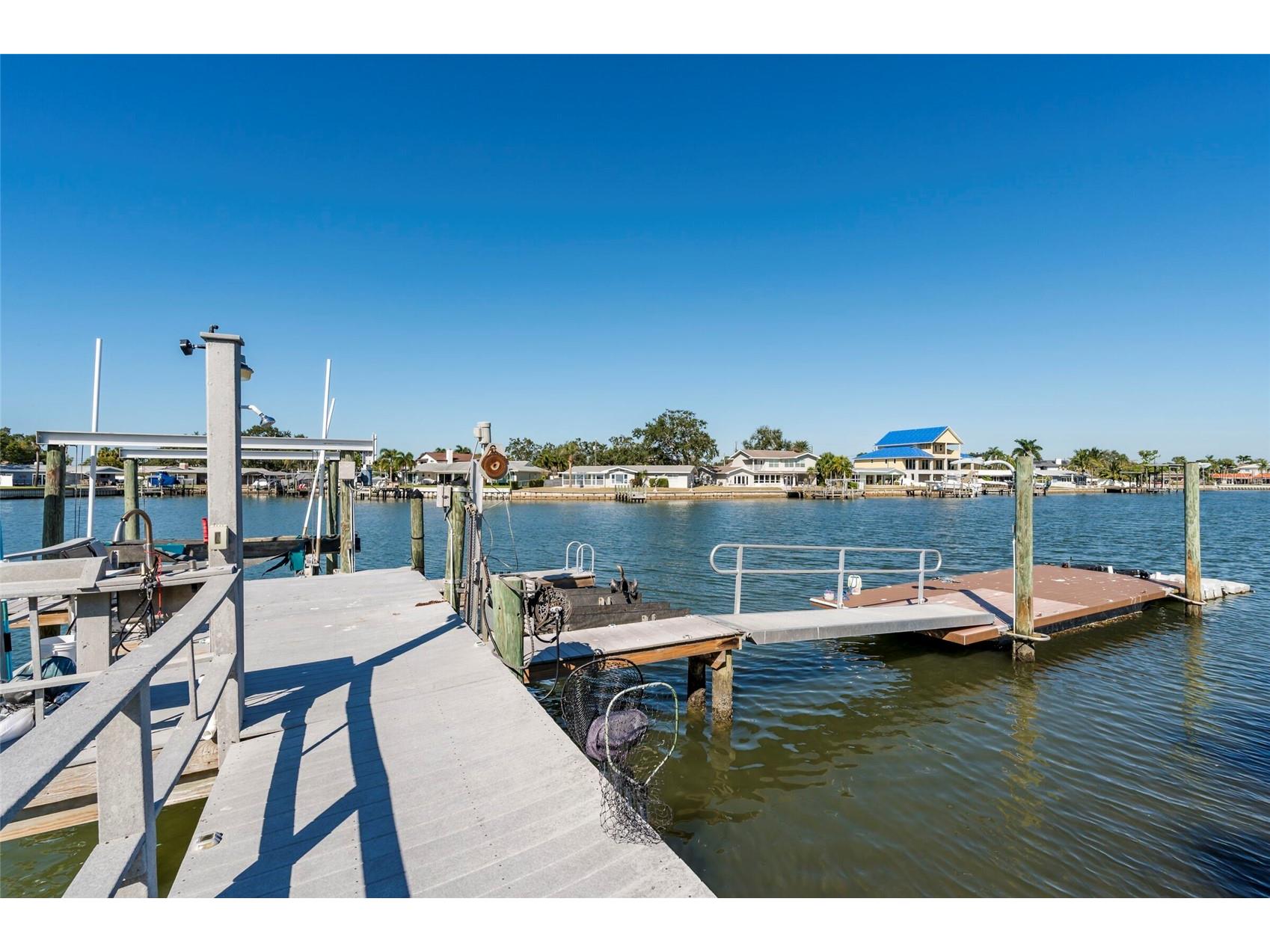 2268 Kings Point Drive Largo FL 33774 TB8436315 image81