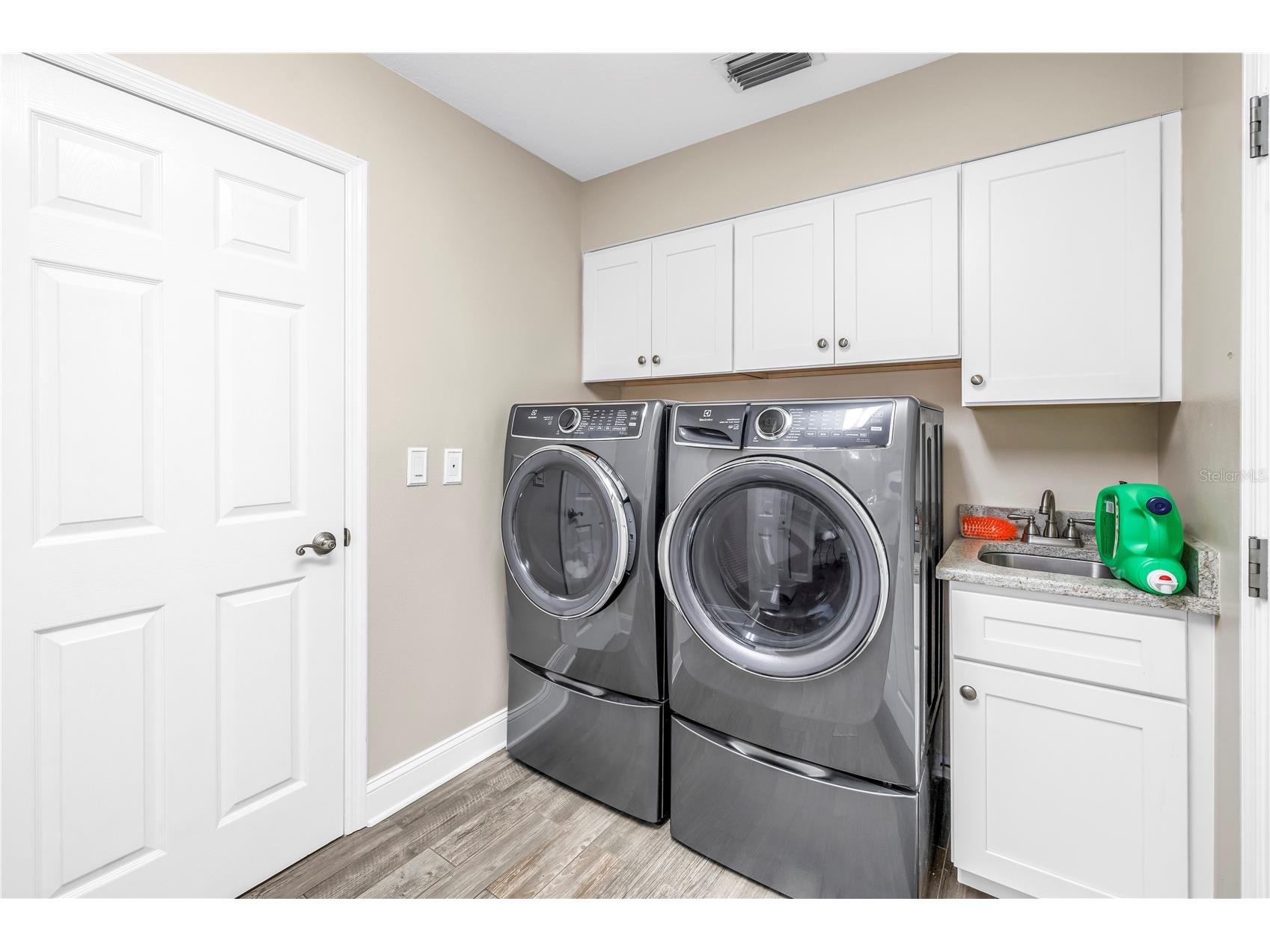 2269 Kent Drive Largo FL 33774 TB8512750 image79