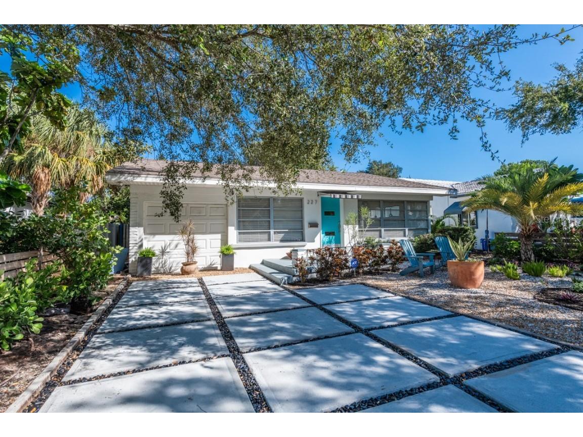 227 22nd Avenue S Saint Petersburg FL 33705 U8216373 image1