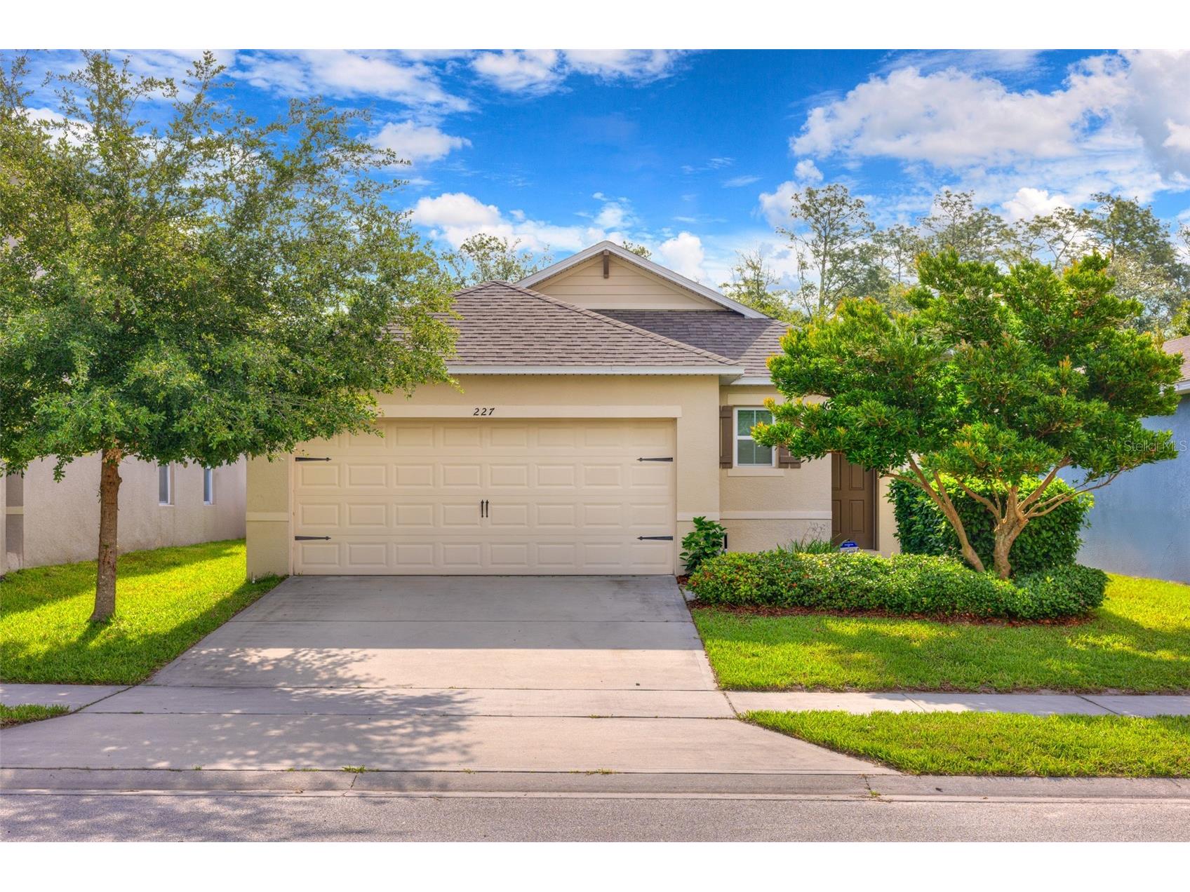 227 Duke Drive Deland FL 32724 V4949485 image1