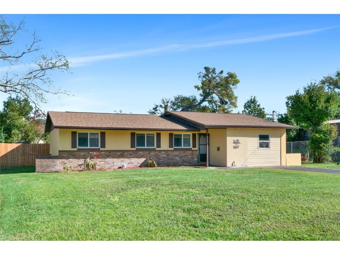 227 E Holly Drive Orange City FL 32763 V4935280 image1