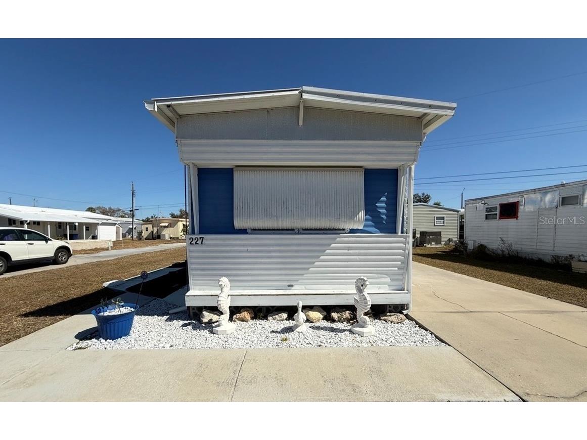 227 Inner Drive E Venice FL 34285 N6135434 image1