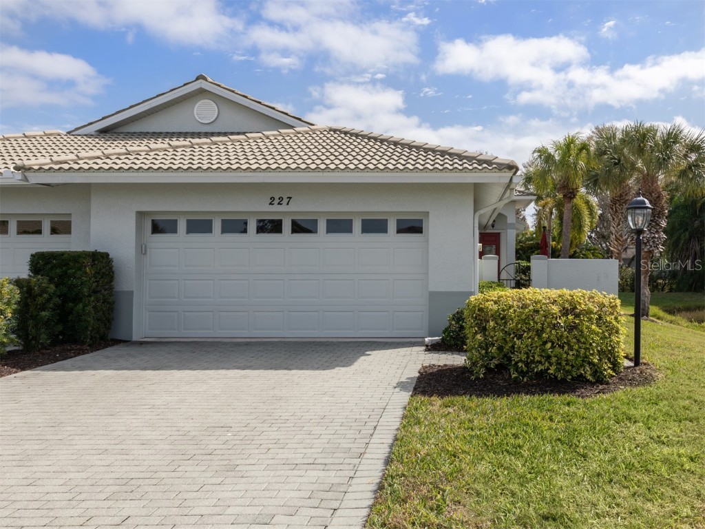 227 Reclinata Circle Venice FL 34292 N6131259 image1