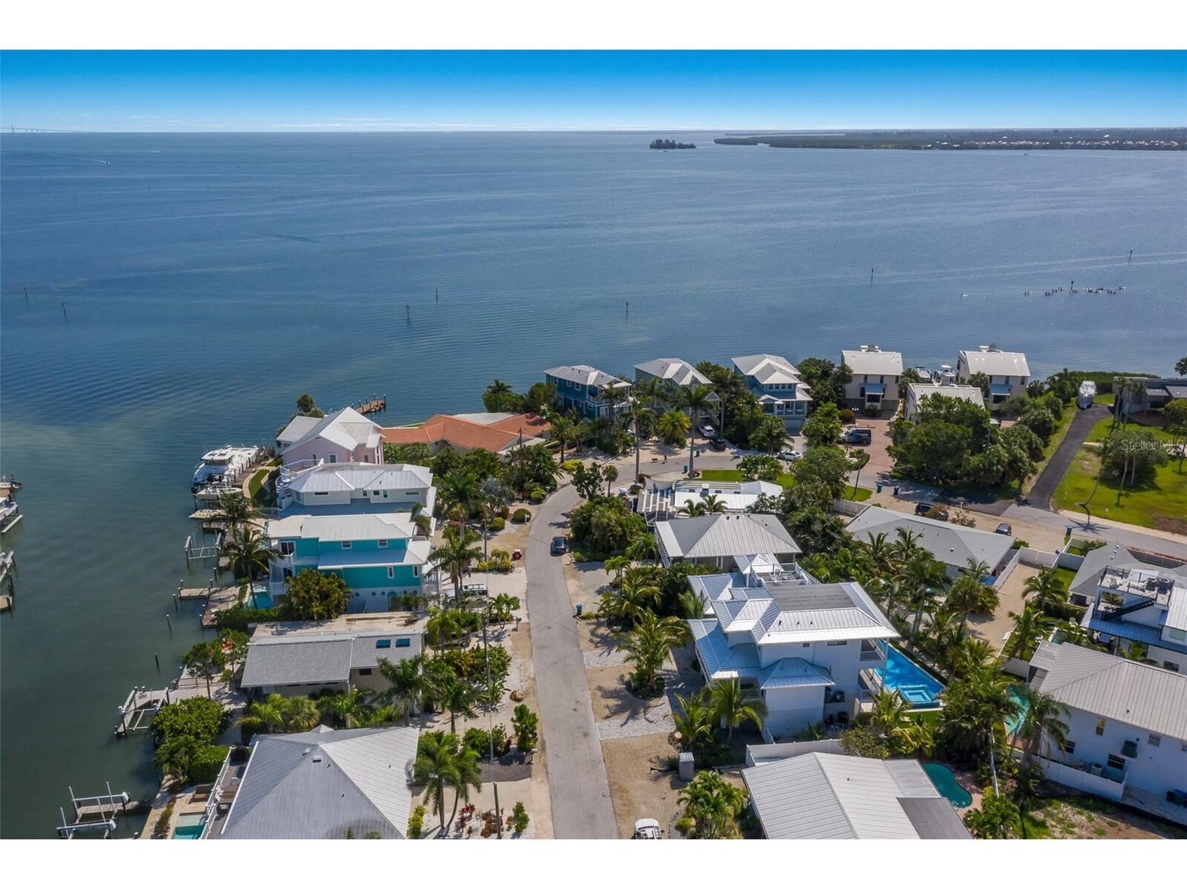 227 S Harbor Drive Holmes Beach FL 34217 A4684262 image2