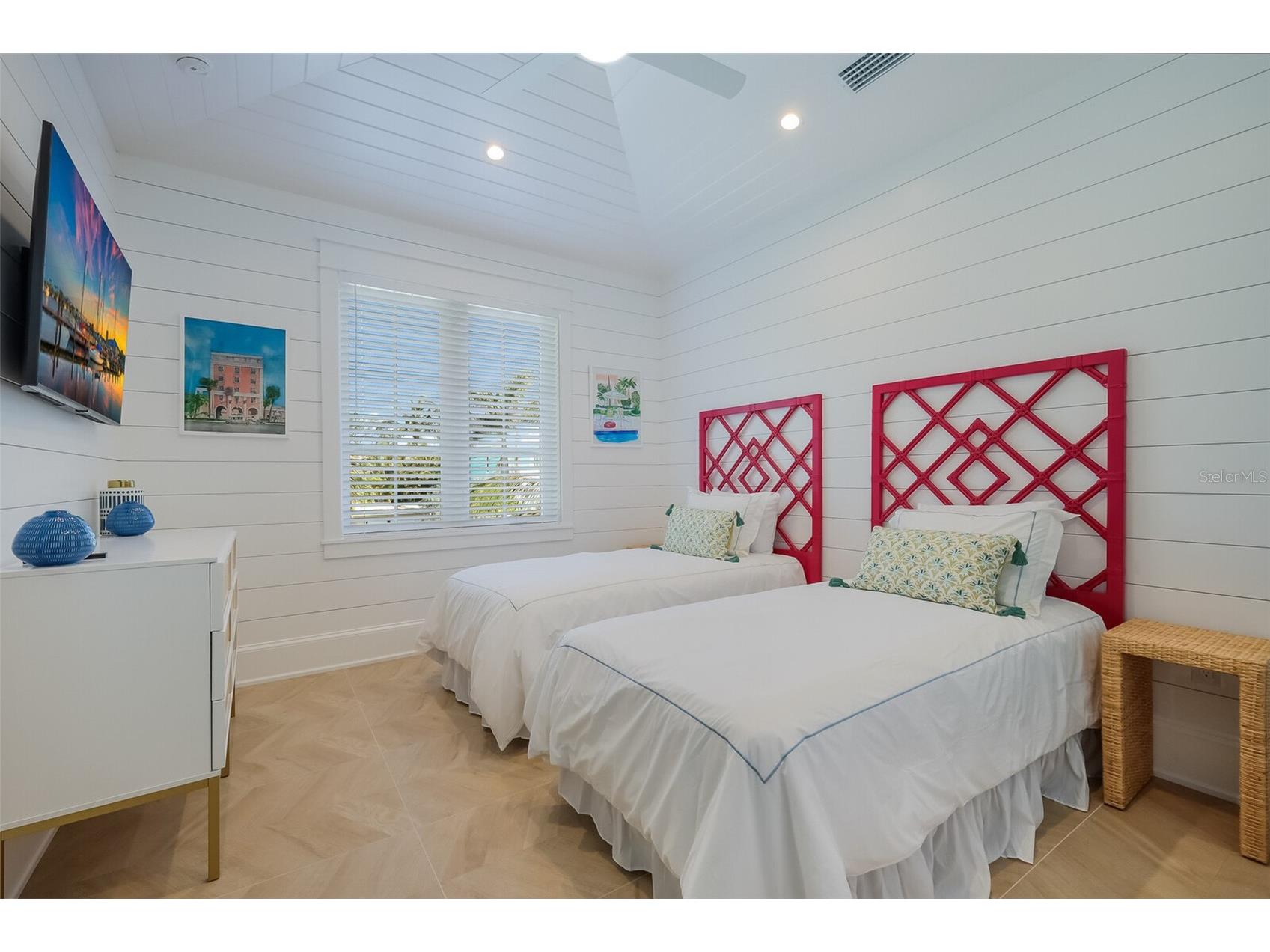 227 S Harbor Drive Holmes Beach FL 34217 A4684262 image33