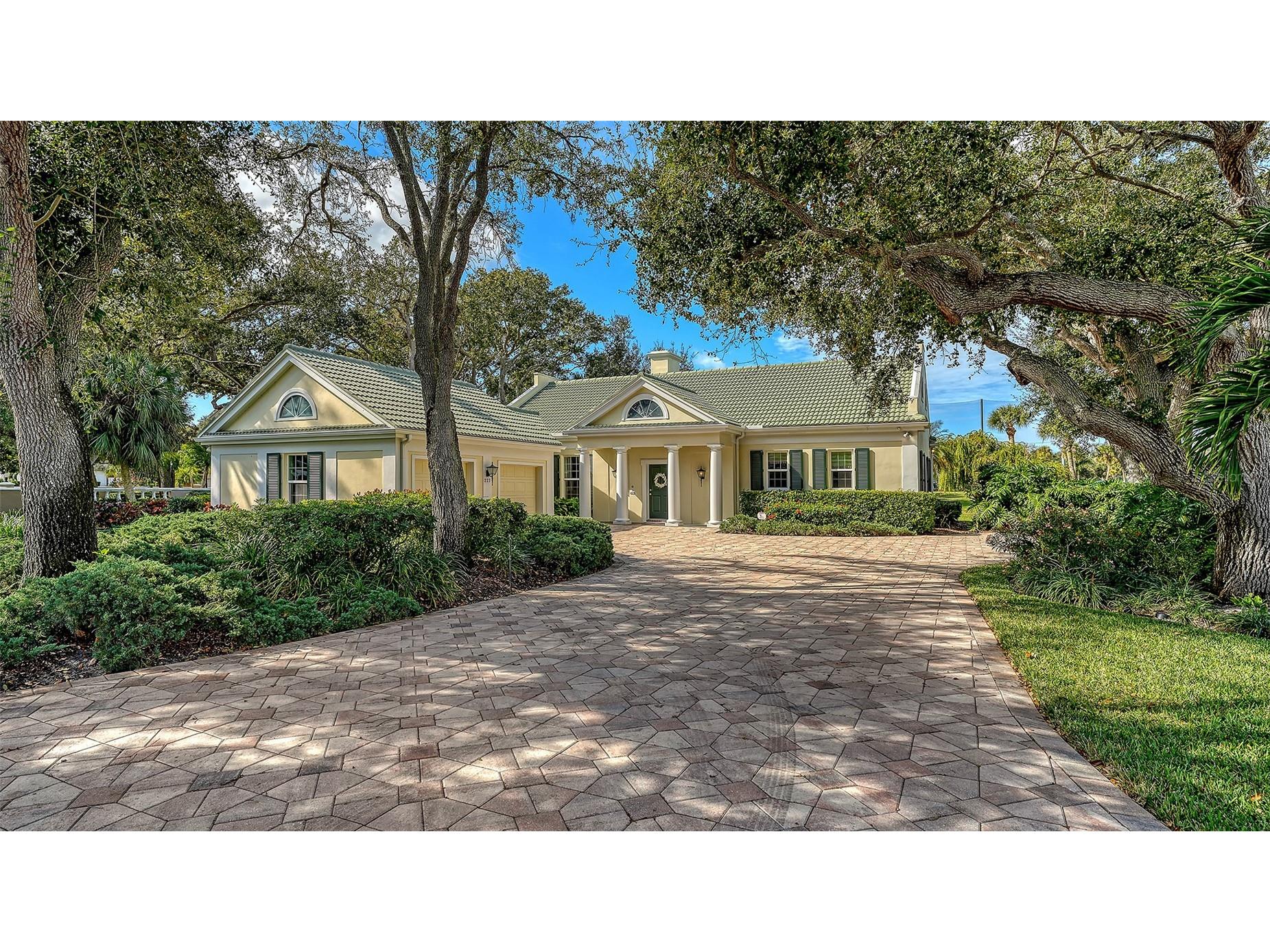 227 Saint James Park Osprey FL 34229 A4679867 image1