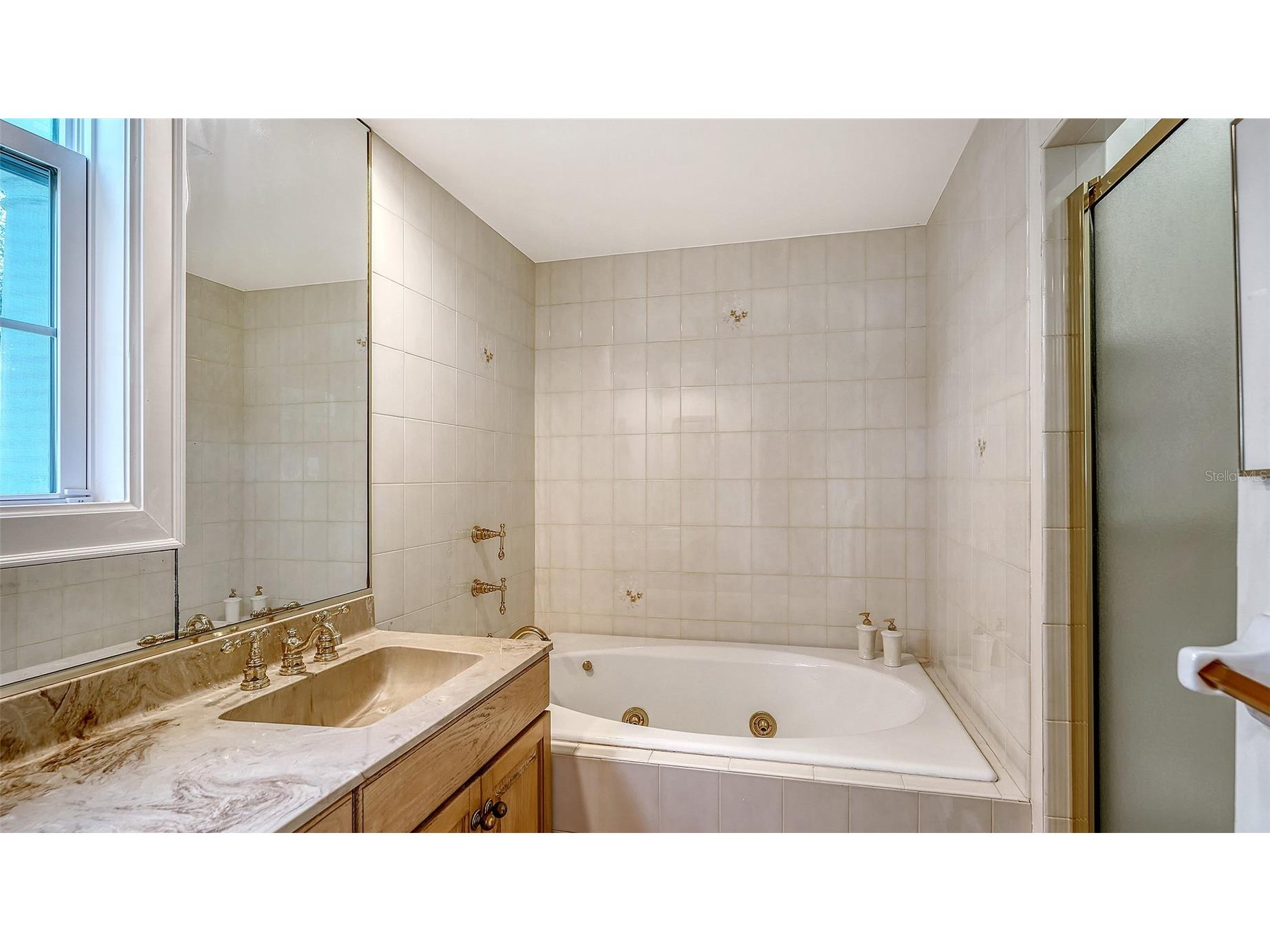 227 Saint James Park Osprey FL 34229 A4679867 image24