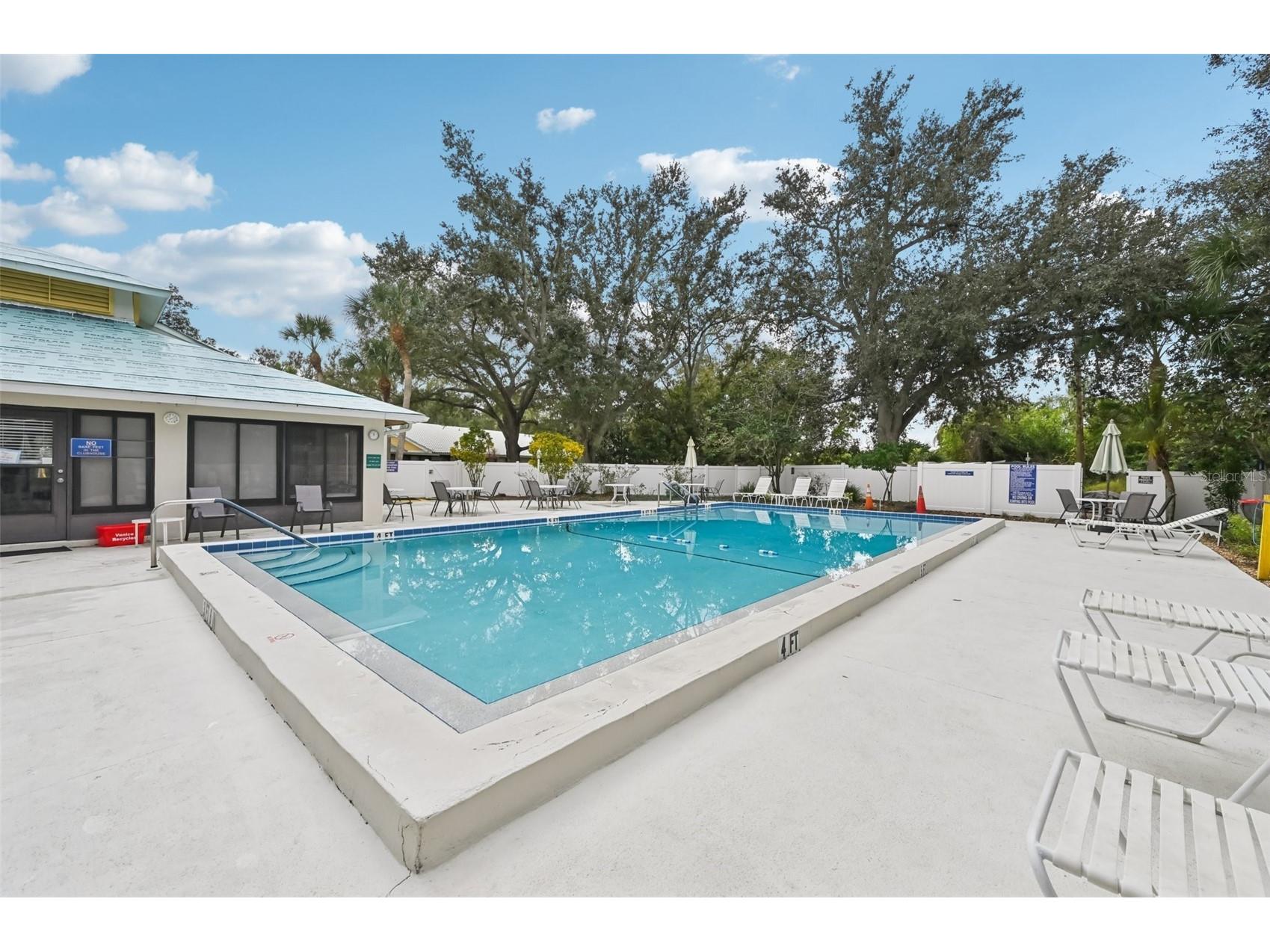 227 Southampton Drive #289 Venice FL 34293 A4677192 image60