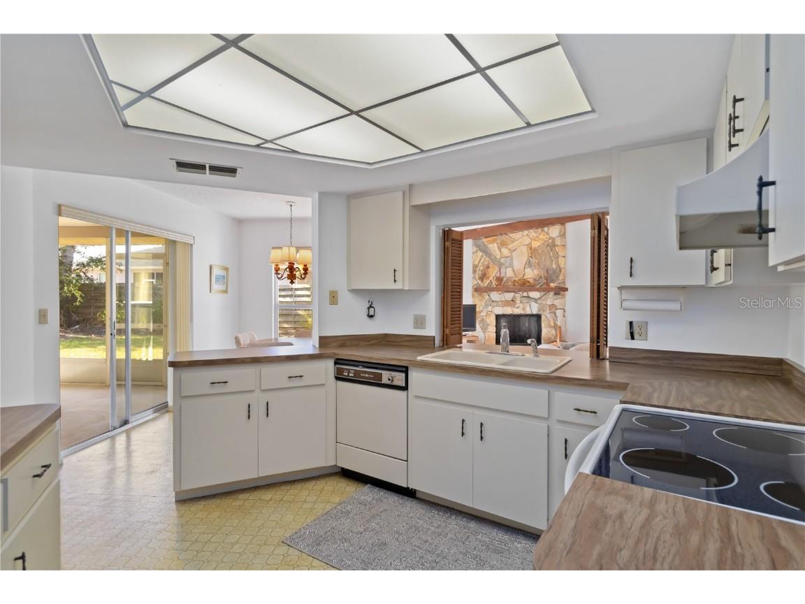 2271 Pine View Circle Sarasota FL 34231 A4649803 image18