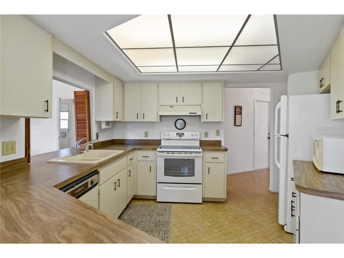 2271 Pine View Circle Sarasota FL 34231 A4649803 image20