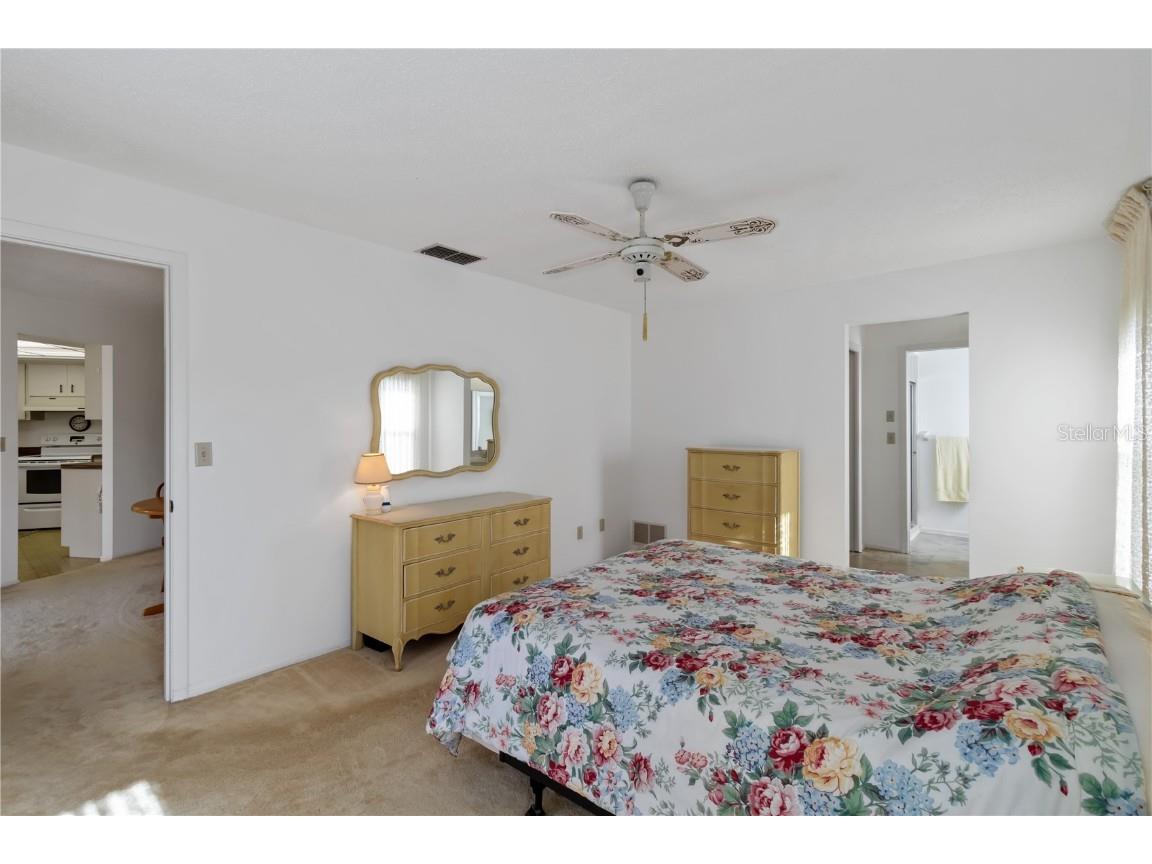 2271 Pine View Circle Sarasota FL 34231 A4649803 image28