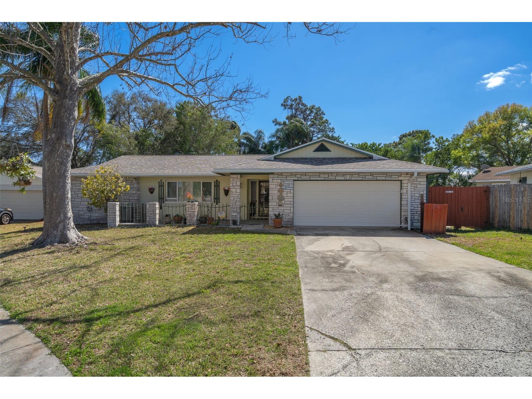2271 Republic Drive Dunedin FL 34698 W7883291 image1