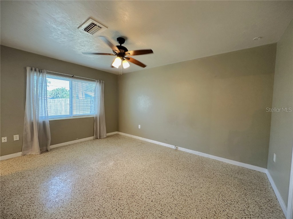 2275 Hawthorne Street Sarasota FL 34239 A4671438 image19