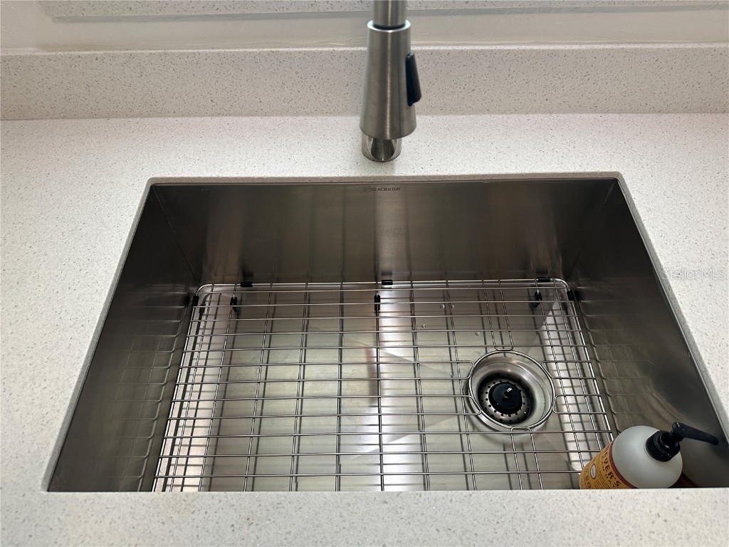 2275 Hawthorne Street Sarasota FL 34239 A4671438 image25