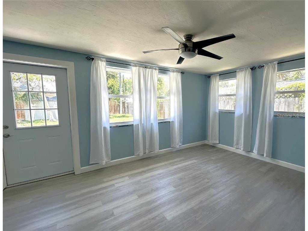 2275 Hawthorne Street Sarasota FL 34239 A4671438 image8