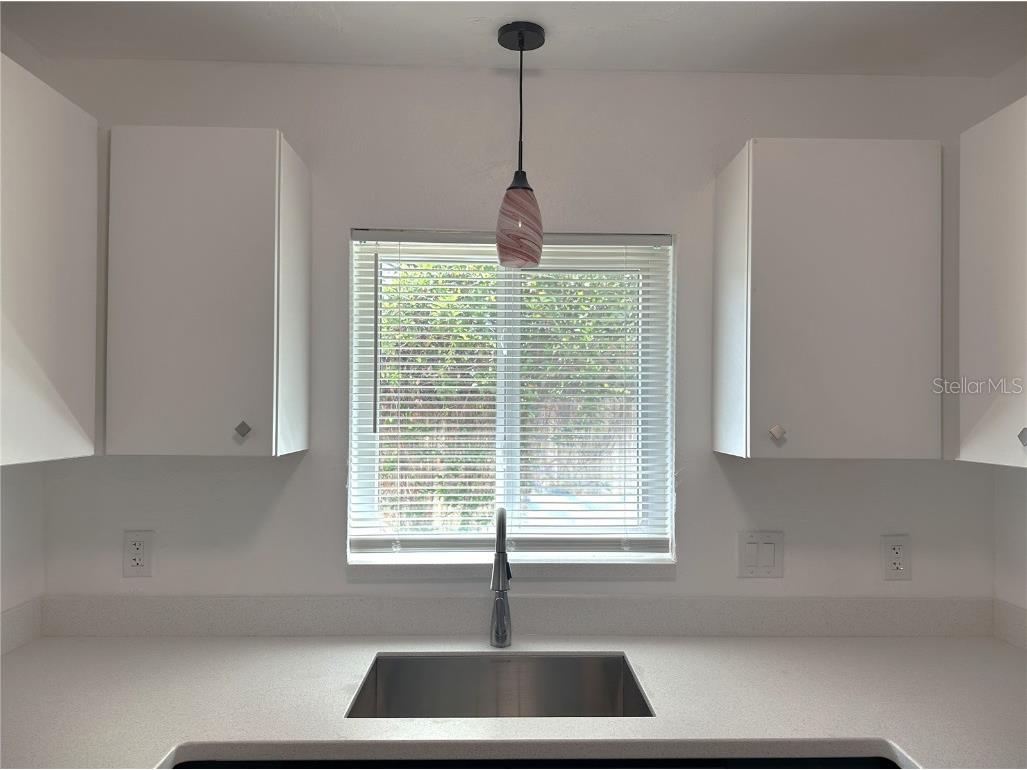 2275 Hawthorne Street Sarasota FL 34239 A4671438 image9