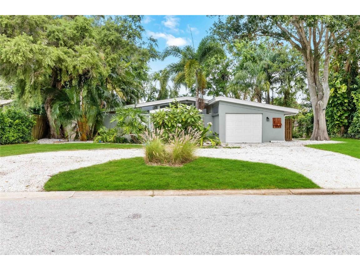 2277 Sunnyside Lane Sarasota FL 34239 A4617265 image1