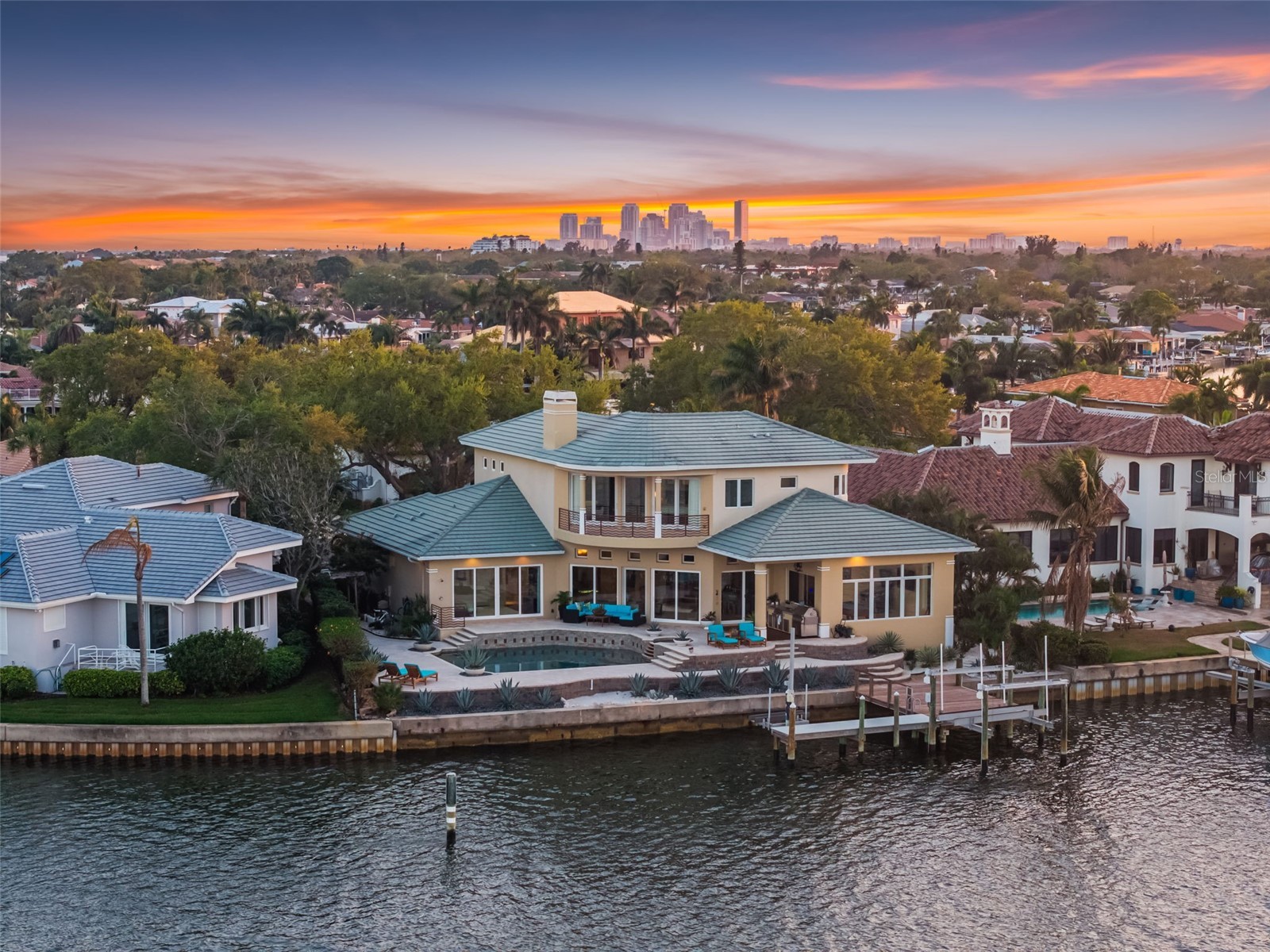 2279 Mermaid Point NE Saint Petersburg FL 33703 - TAMPA BAY TB8486453 image1