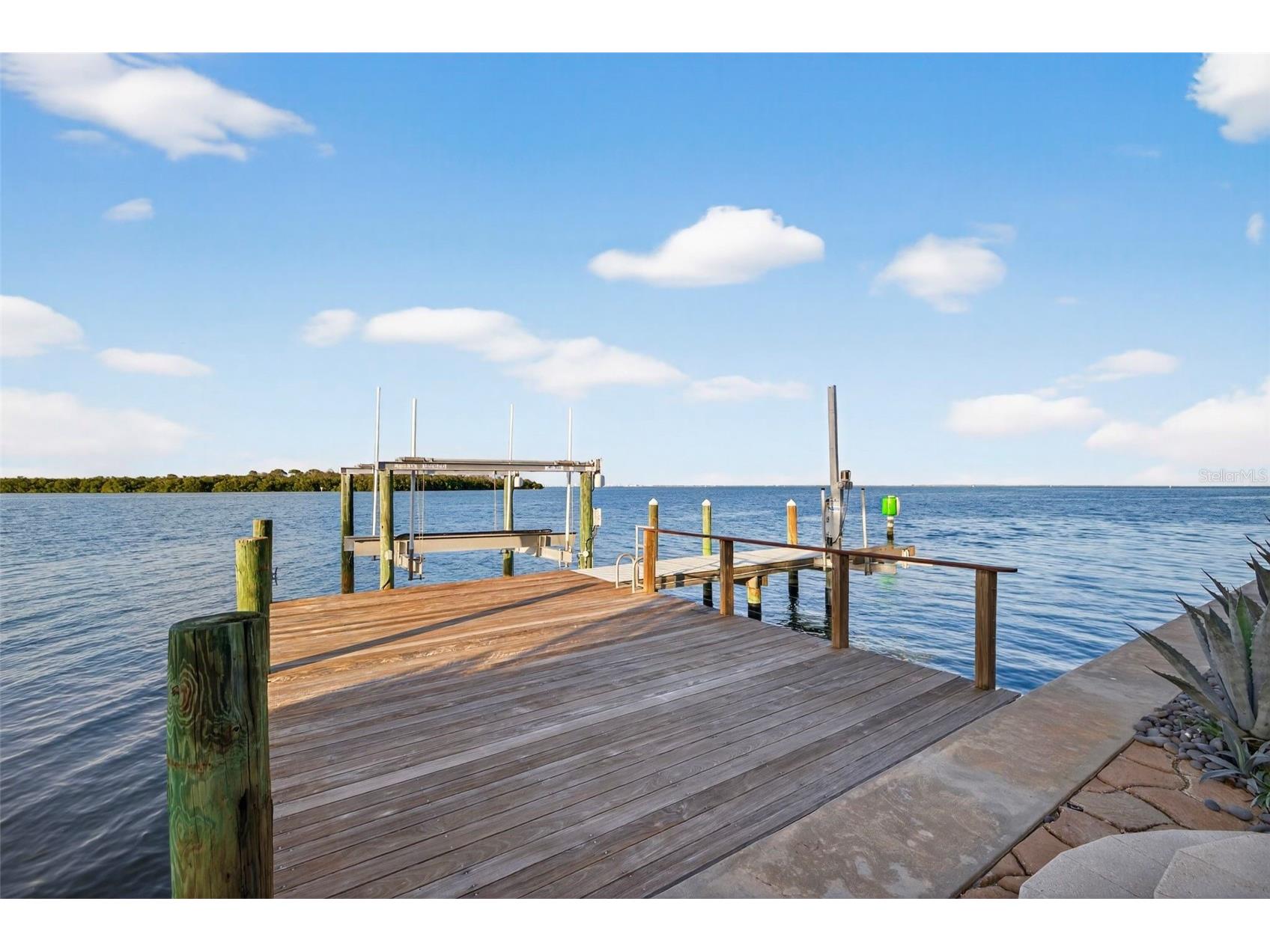 2279 Mermaid Point NE Saint Petersburg FL 33703 - TAMPA BAY TB8486453 image60