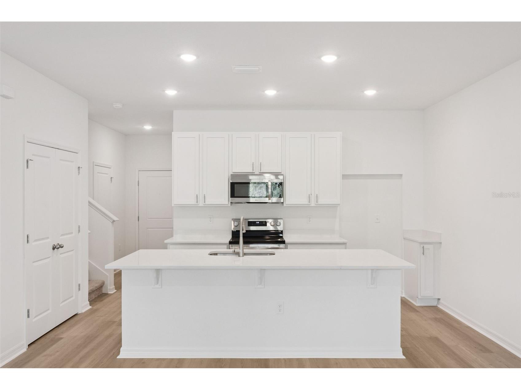 2279 Red Pine Court Eustis FL 32726 W7886376 image3