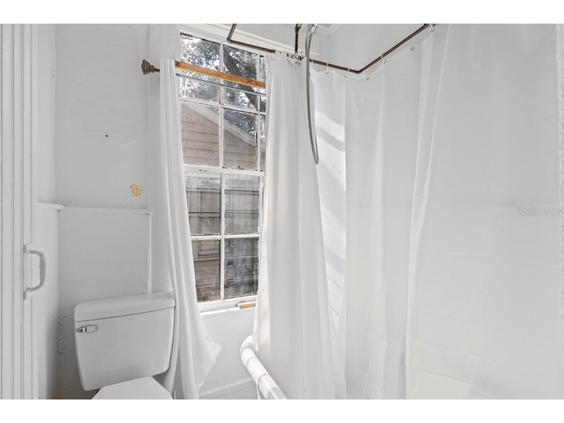 228 & 232 NW 4th Avenue Gainesville FL 32601 GC535342 image11