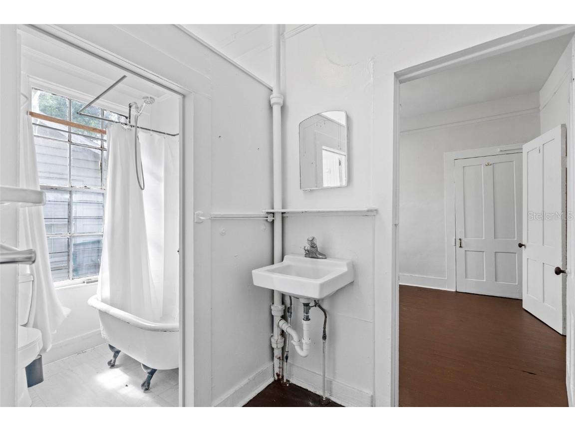 228 & 232 NW 4th Avenue Gainesville FL 32601 GC535342 image12