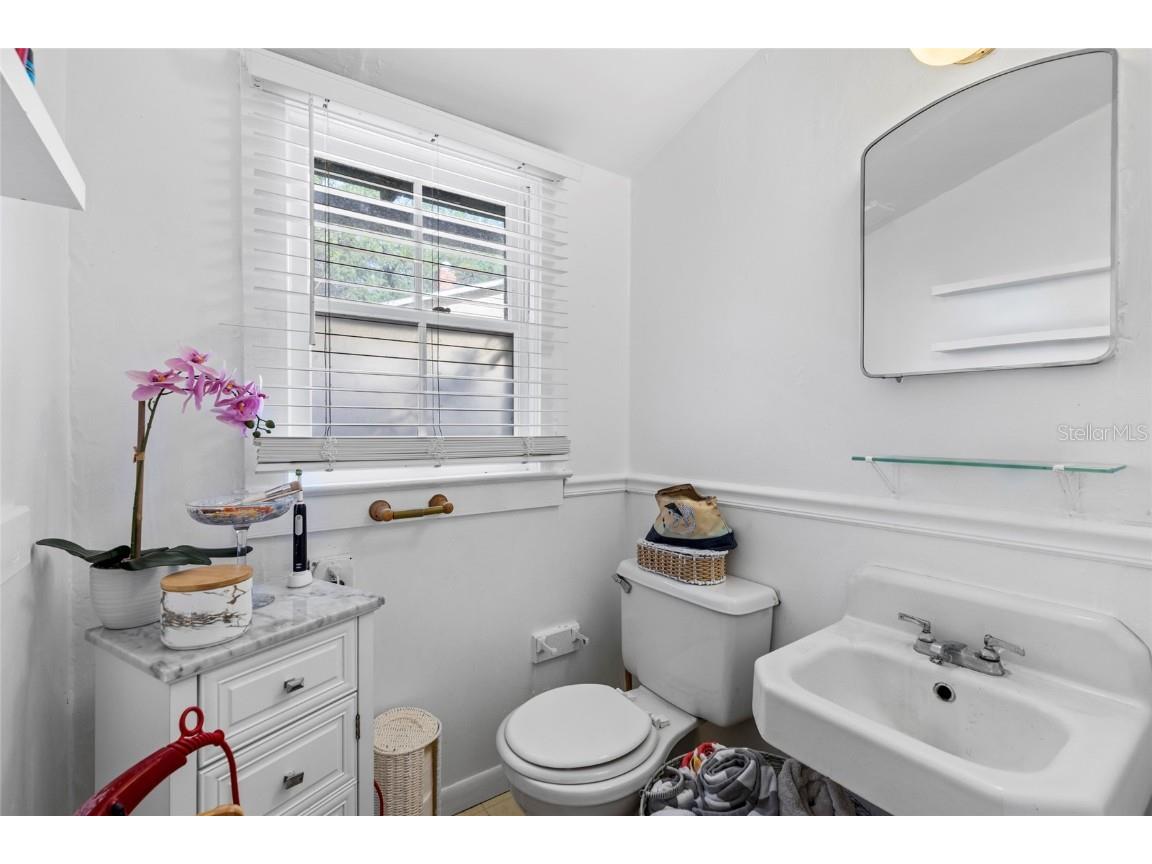 228 & 232 NW 4th Avenue Gainesville FL 32601 GC535342 image26