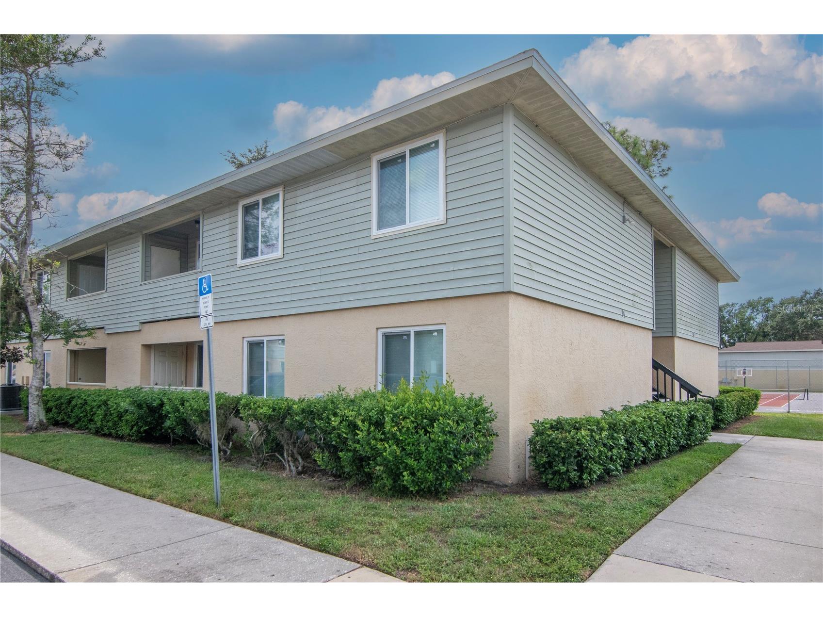 228 Berry Tree Place Brandon FL 33510 TB8484720 image1