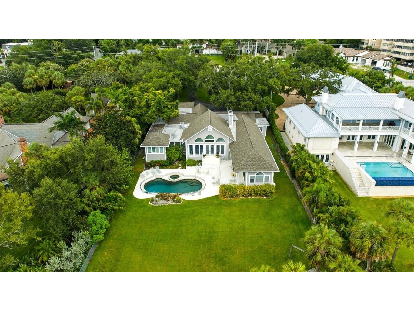 228 Bluff View Drive Belleair Bluffs FL 33770 - INTRACOASTAL WATERWAY TB8412550 image1