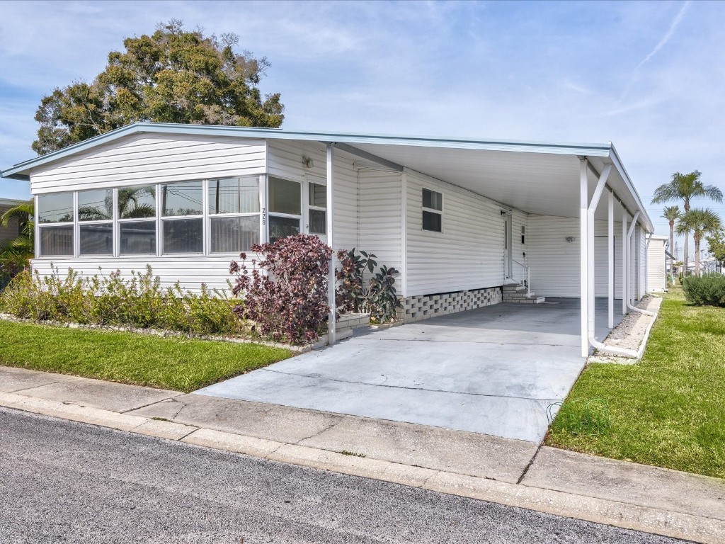 228 Red Oak Drive Palm Harbor FL 34684 W7861025 image1