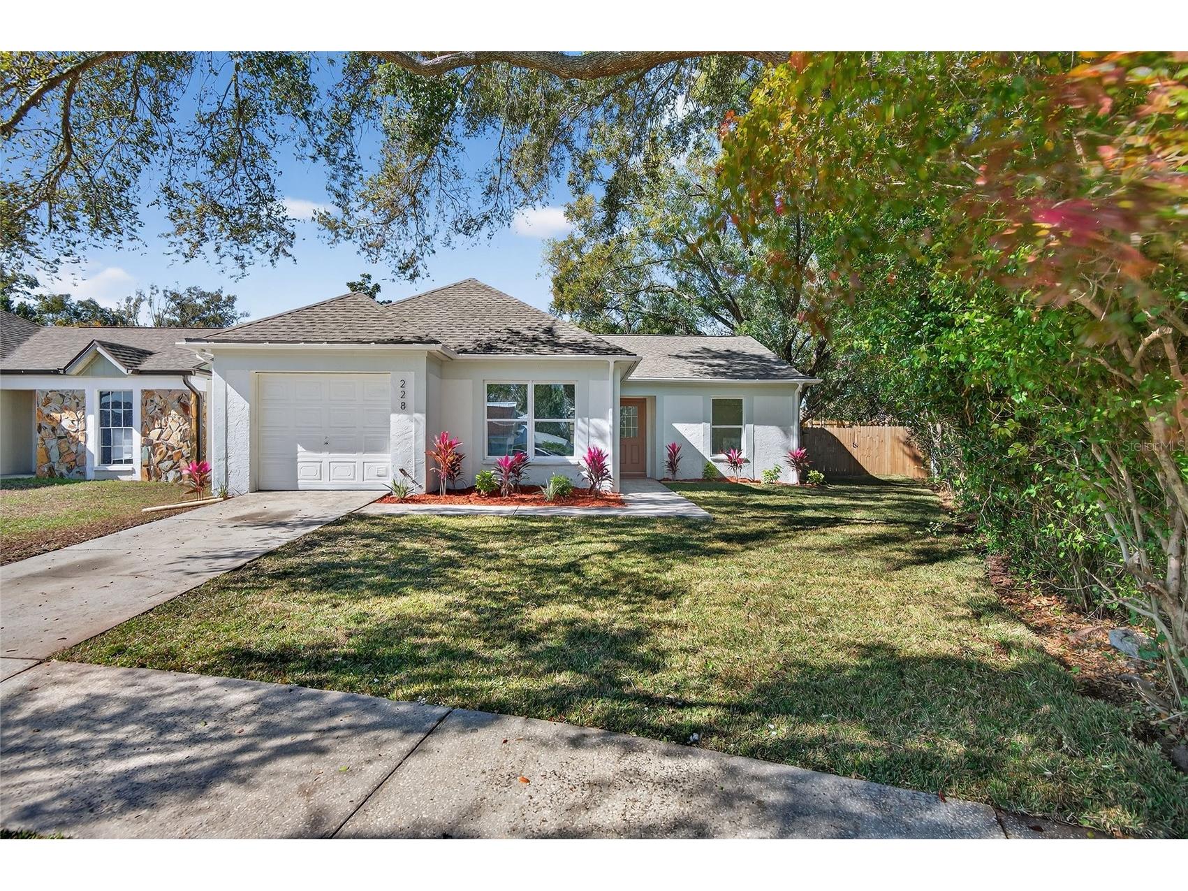 228 Regal Park Drive Valrico FL 33594 TB8471860 image1