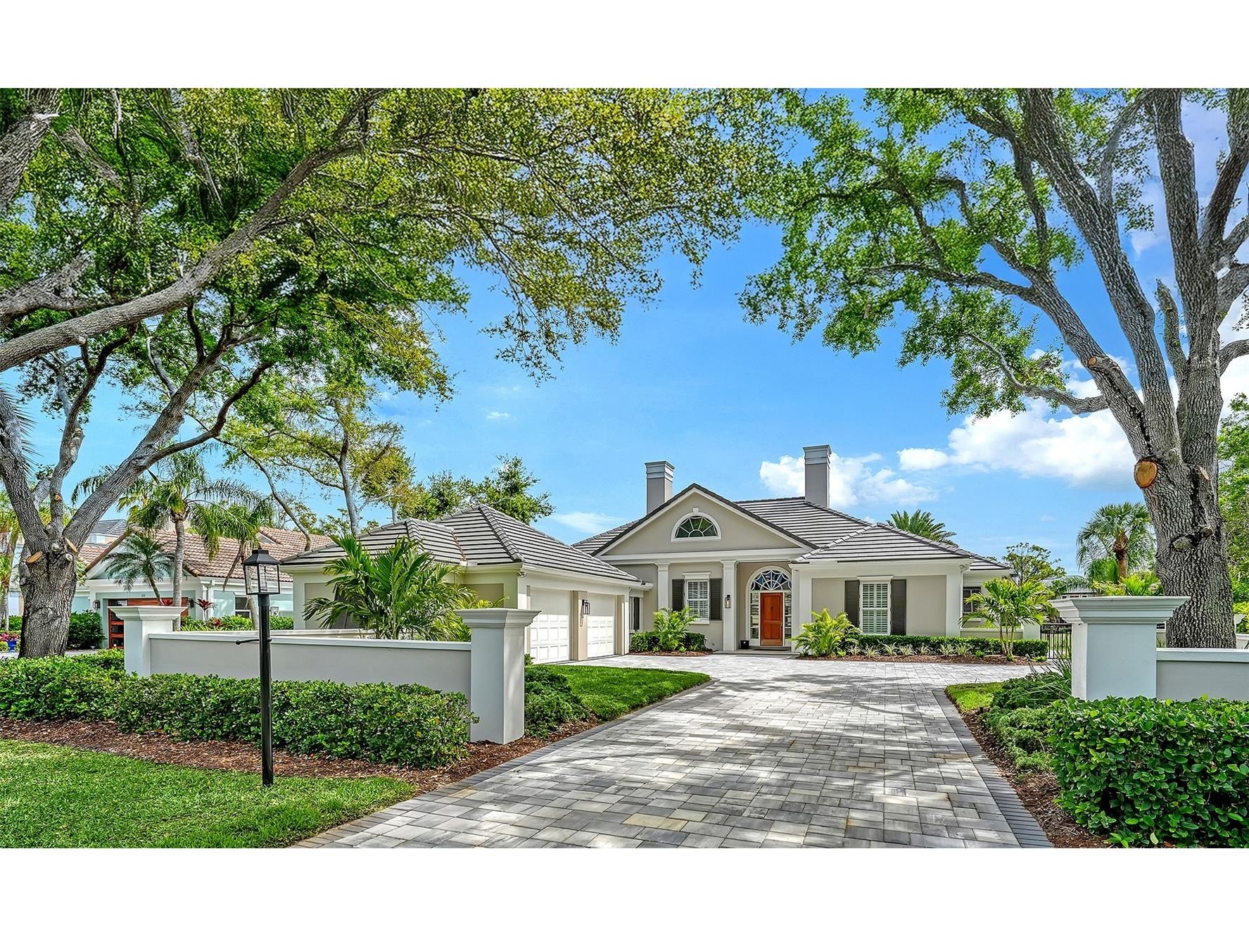 228 Saint James Park Osprey FL 34229 A4686681 image1