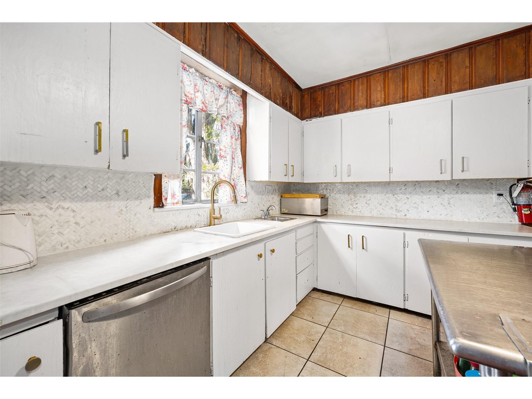 228 W Howry Avenue Deland FL 32720 V4946433 image36