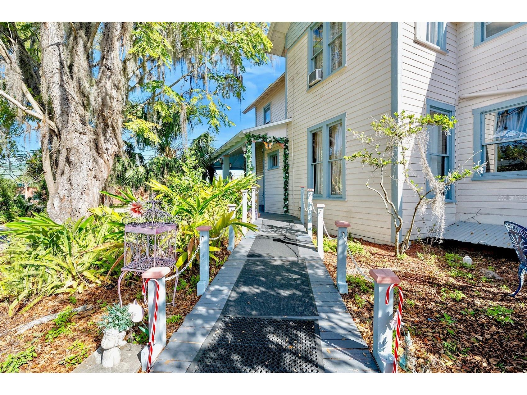 228 W Howry Avenue Deland FL 32720 V4946433 image40