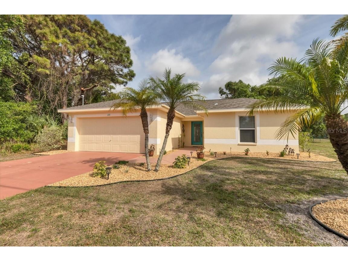 228 Wayne Road Rotonda West FL 33947 D6124961 image1