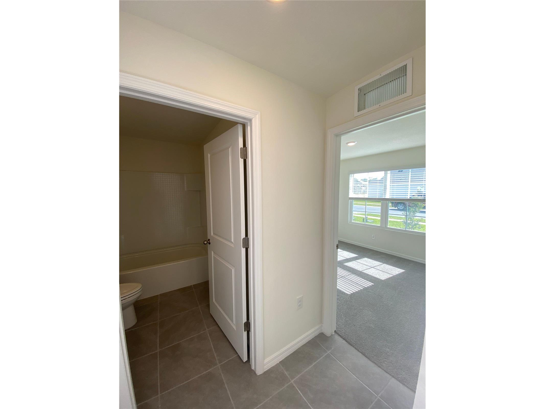 2280 NW 246 Terrace Newberry FL 32669 OM721129 image5