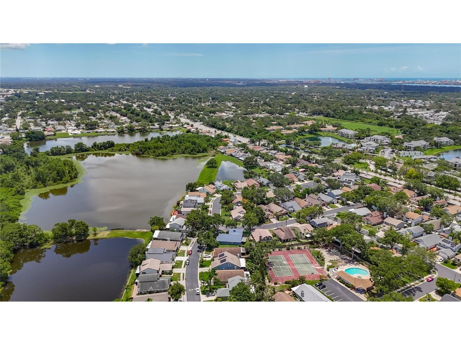 2281 Springwood Circle W Clearwater FL 33763 TB8466012 image1