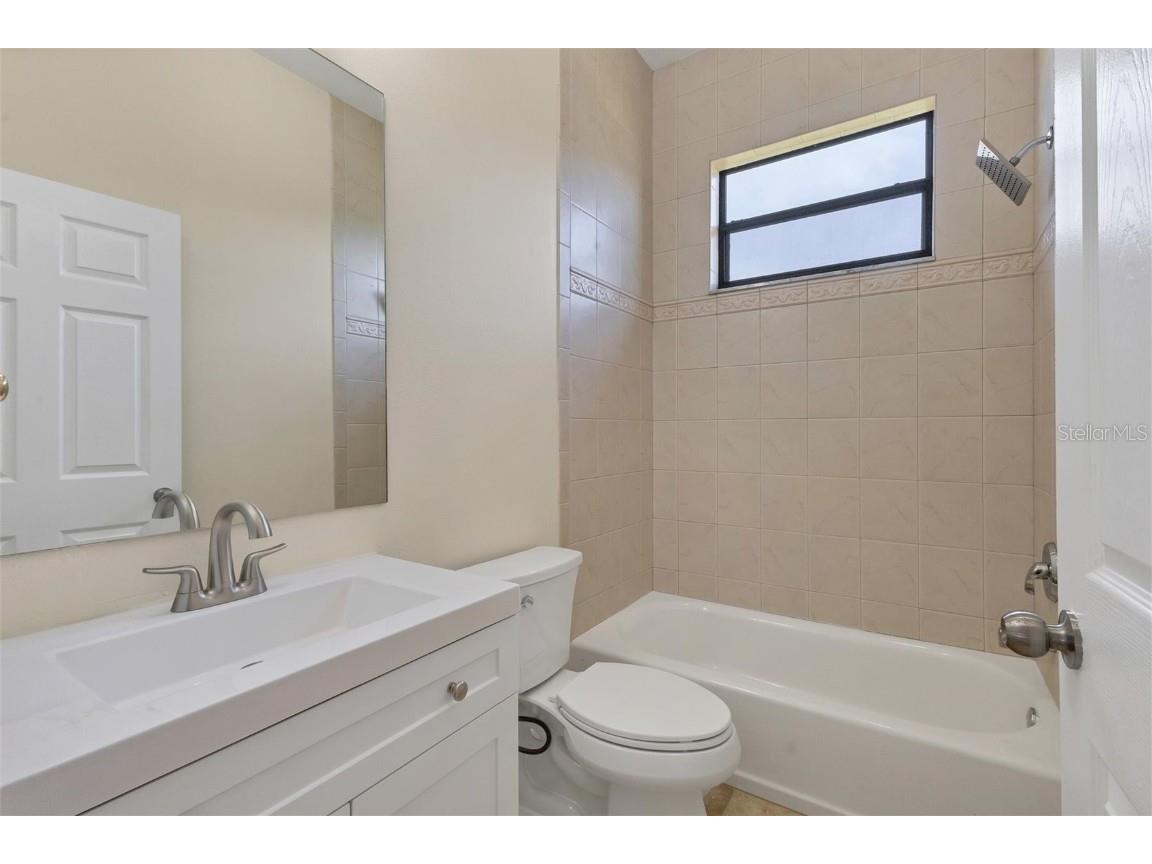 2281 Vintage Street Sarasota FL 34240 A4644817 image25