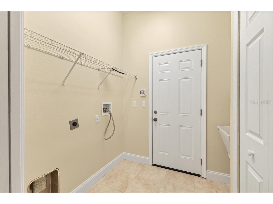 2281 Vintage Street Sarasota FL 34240 A4644817 image28