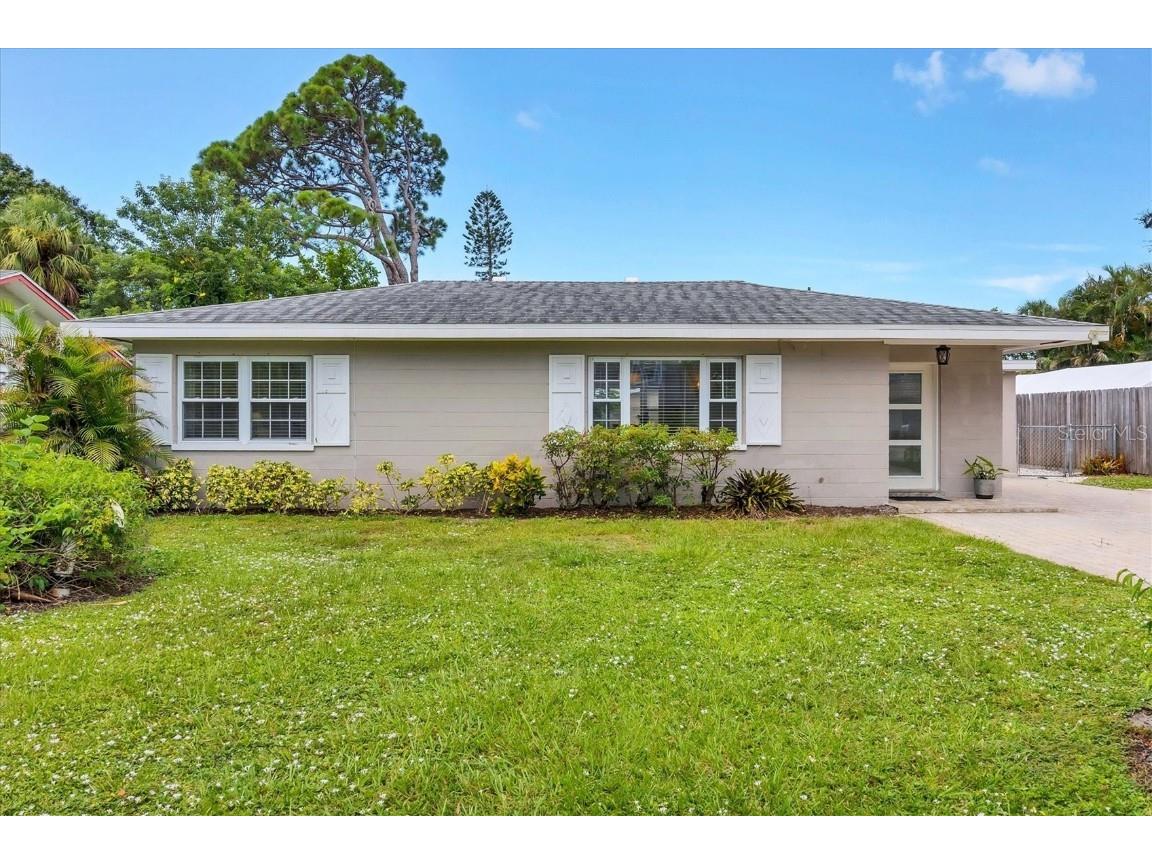 2284 Bougainvillea Street Sarasota FL 34239 A4660913 image1
