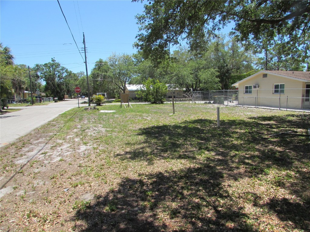 2285 Bay Street Sarasota FL 34237 A4606607 image1