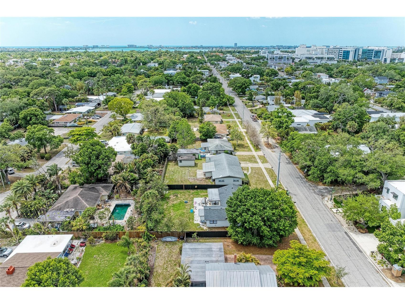 2286 Hyde Park Street Sarasota FL 34239 A4689801 image3
